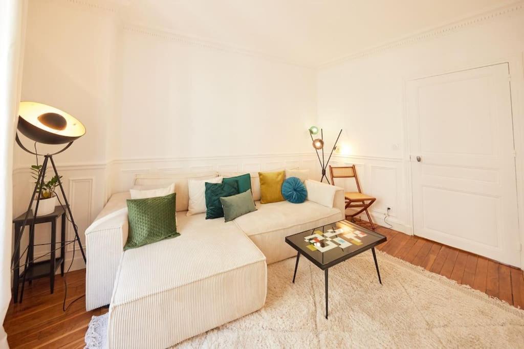 Cosy Close Montmartre Apartment
